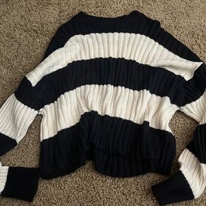 Size XL cropped sweater